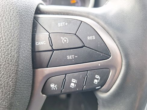 Used 2018 Jeep Grand Cherokee Limited image 21