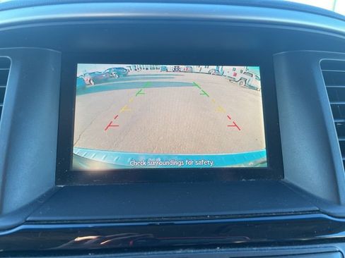 Used 2015 Nissan Pathfinder SL image 9