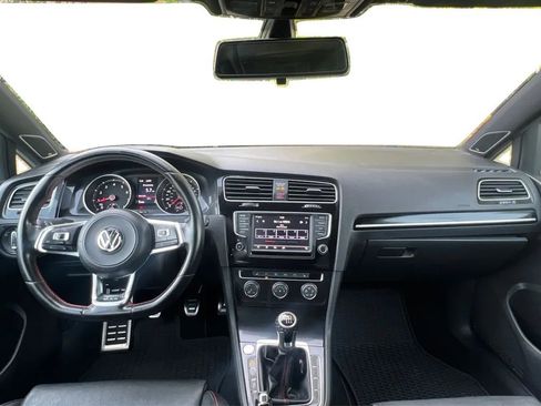 Used 2017 Volkswagen GTI SE image 25