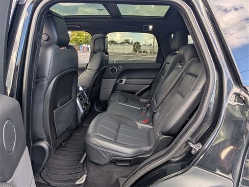 Used 2019 Land Rover Range Rover Sport HST image 9