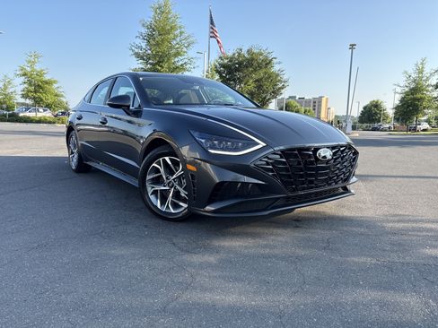 Used 2023 Hyundai Sonata SEL w/ Cargo Package FWD image 2