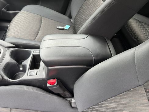 Used 2019 Nissan Rogue SV w/ Premium Package AWD/4WD image 14
