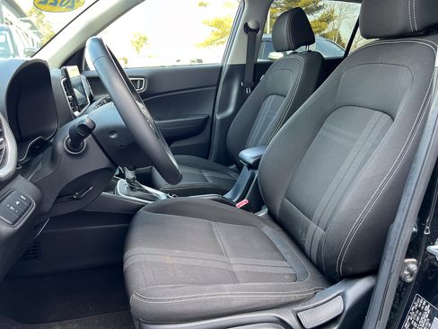 Used 2022 Hyundai Venue SEL image 12