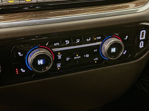 Used 2024 Chevrolet Silverado 1500 LT image 24