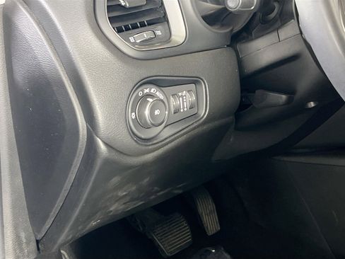 Used 2022 Jeep Renegade Latitude image 10