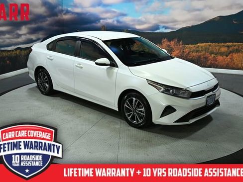 Used 2023 Kia Forte LXS w/ LXS Technology Package image 2