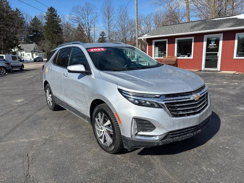Used 2022 Chevrolet Equinox Premier image 2