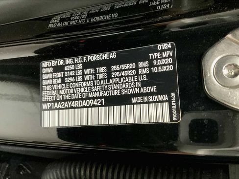 Used 2024 Porsche Cayenne image 96