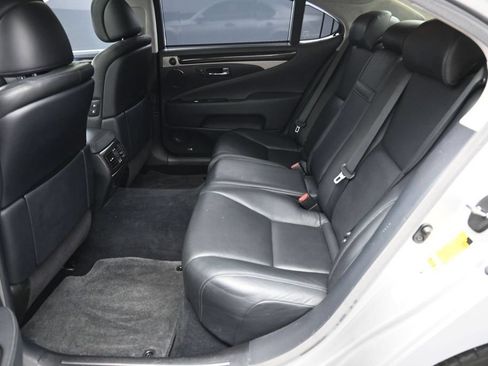 Used 2013 Lexus LS 460 L w/ Ultra Luxury Pkg RWD image 25