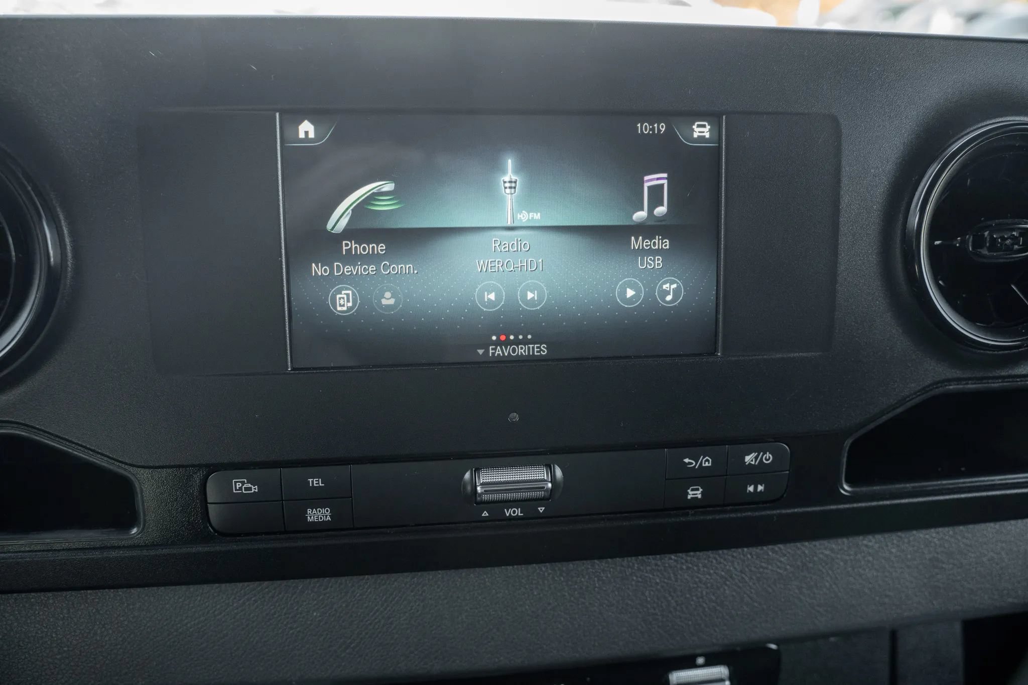 Used 2024 Mercedes-Benz Sprinter 2500 w/ Acoustic Package image 20
