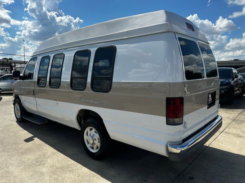 Used 2004 Ford E-250 and Econoline 250 Extended image 3