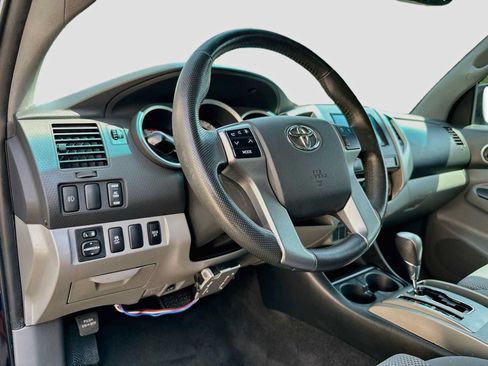 Used 2012 Toyota Tacoma 4x4 Double Cab w/ TRD Sport Pkg image 9