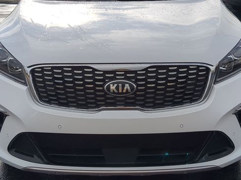 Used 2019 Kia Sorento SX image 9
