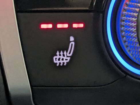 Certified 2025 Audi Q3 2.0T Premium image 19