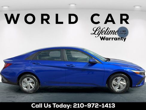 New 2026 Hyundai Elantra SE FWD image 2