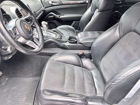 Used 2016 Porsche Cayenne GTS AWD/4WD image 10