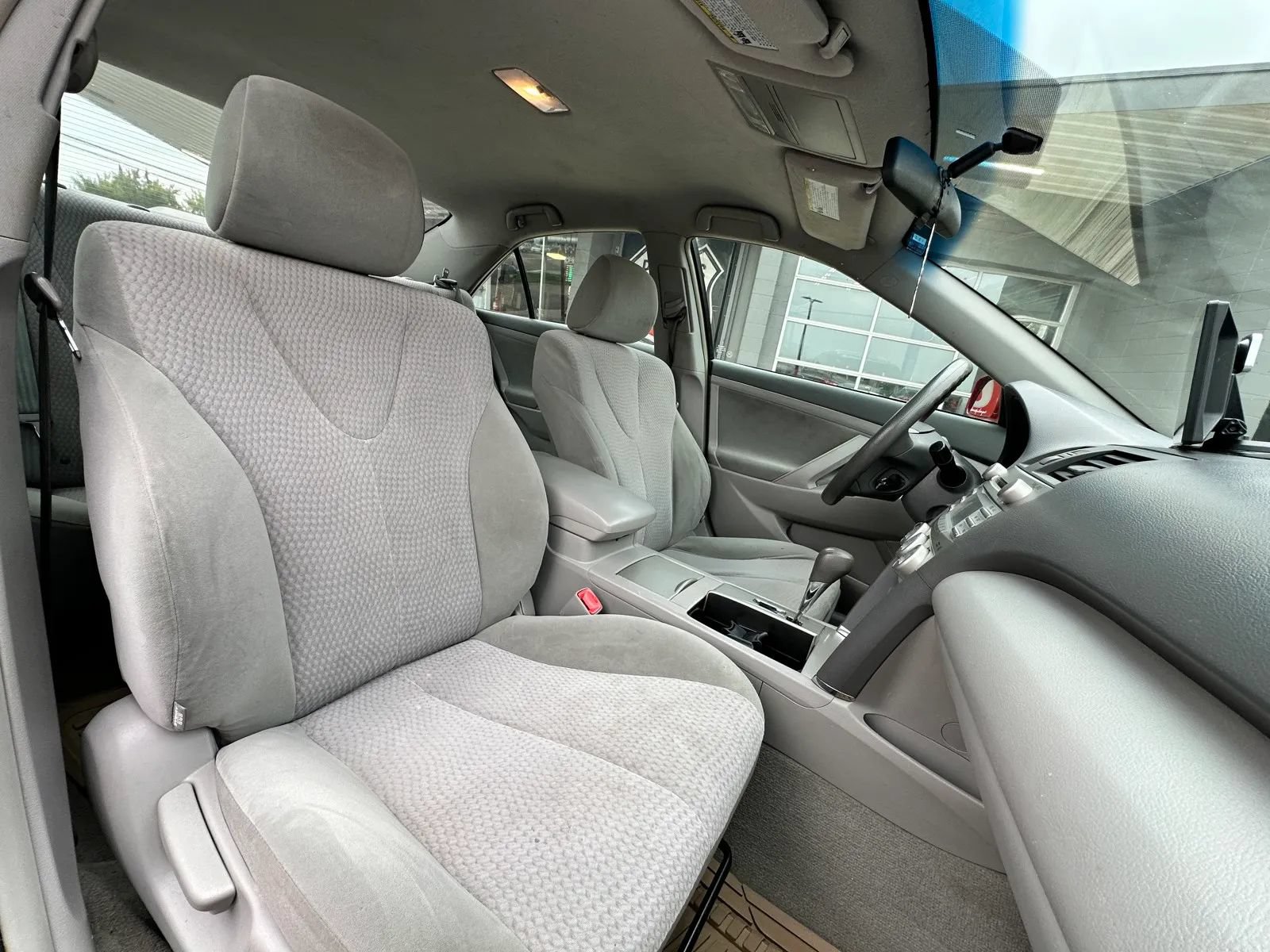 Used 2011 Toyota Camry LE FWD image 18