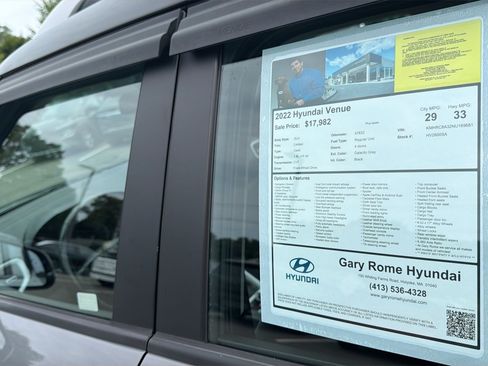 Used 2022 Hyundai Venue Limited w/ Cargo Package FWD image 28