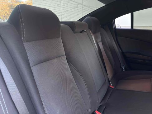 Used 2018 Dodge Charger SXT w/ Blacktop Package image 38