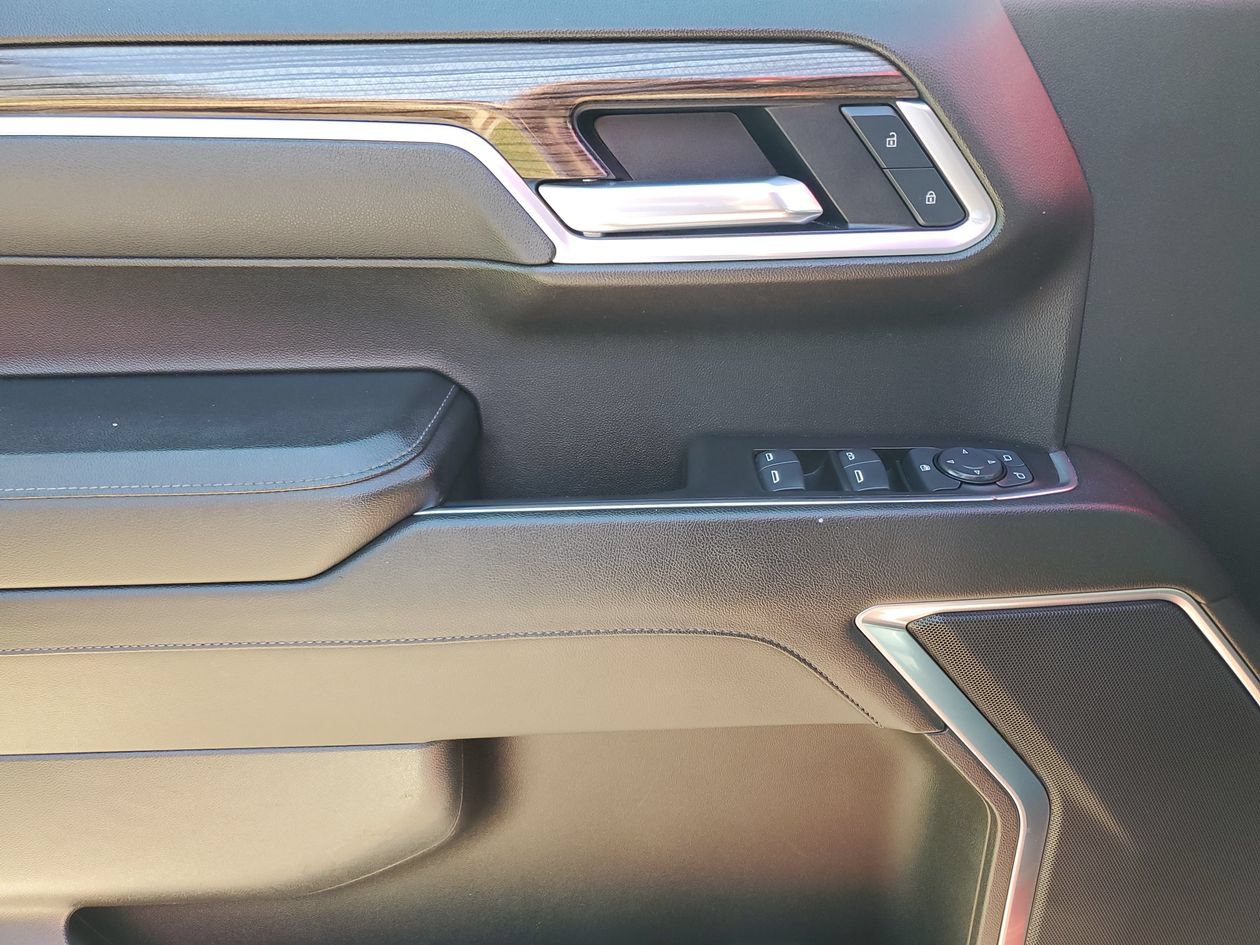 Used 2025 Chevrolet Silverado 1500 LT RWD image 17