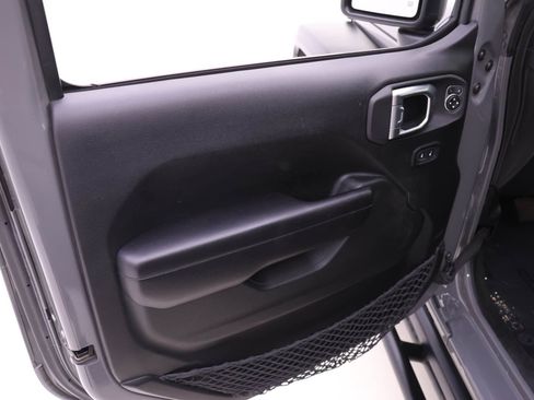 Used 2021 Jeep Wrangler Unlimited Willys image 8