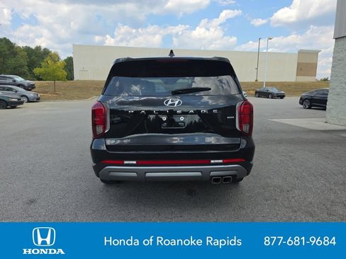 Used 2024 Hyundai Palisade Limited AWD/4WD image 4