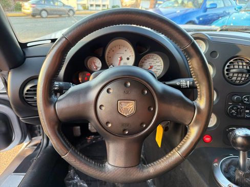 Used 2004 Dodge Viper SRT-10 image 37