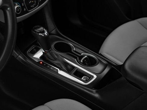 Used 2021 Chevrolet Equinox LS image 21