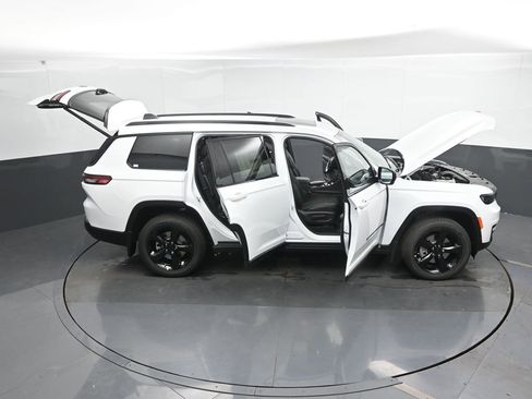 New 2025 Jeep Grand Cherokee L Altitude image 49