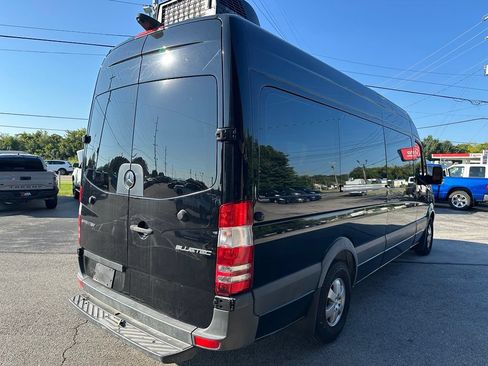Used 2016 Mercedes-Benz Sprinter 2500 image 3