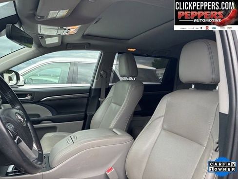 Used 2019 Toyota Highlander Limited AWD/4WD image 7