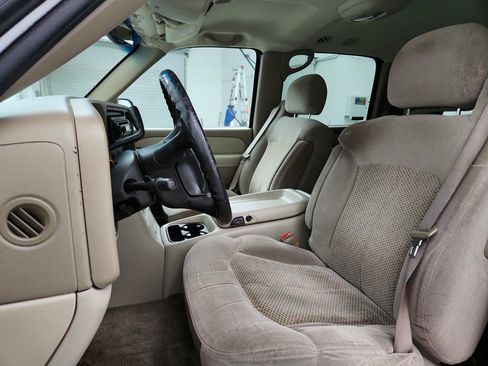 Used 2001 Chevrolet Suburban LS w/ LS Preferred Equipment Group RWD image 14
