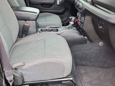 Used 2024 Jeep Wrangler Unlimited Rubicon w/ Convenience Group image 13