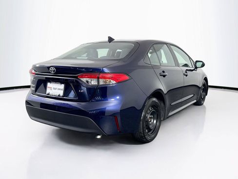 Used 2024 Toyota Corolla LE FWD image 2