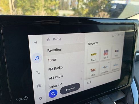 Used 2023 Toyota Corolla Cross XLE image 24