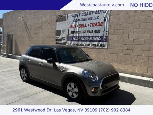 Used 2017 MINI Cooper 4-Door Hardtop FWD image 1