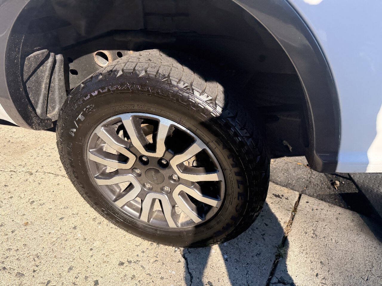 Used 2019 Ford Ranger XLT w/ Equipment Group 302A Luxury AWD/4WD image 8