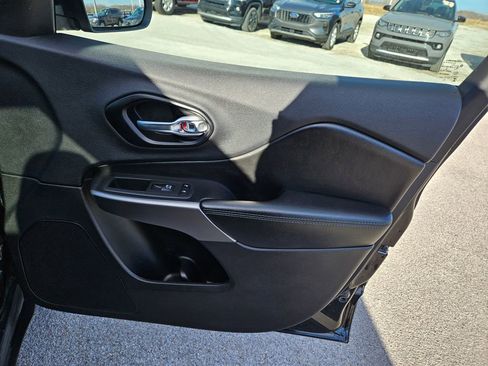 Used 2022 Jeep Cherokee Limited image 35