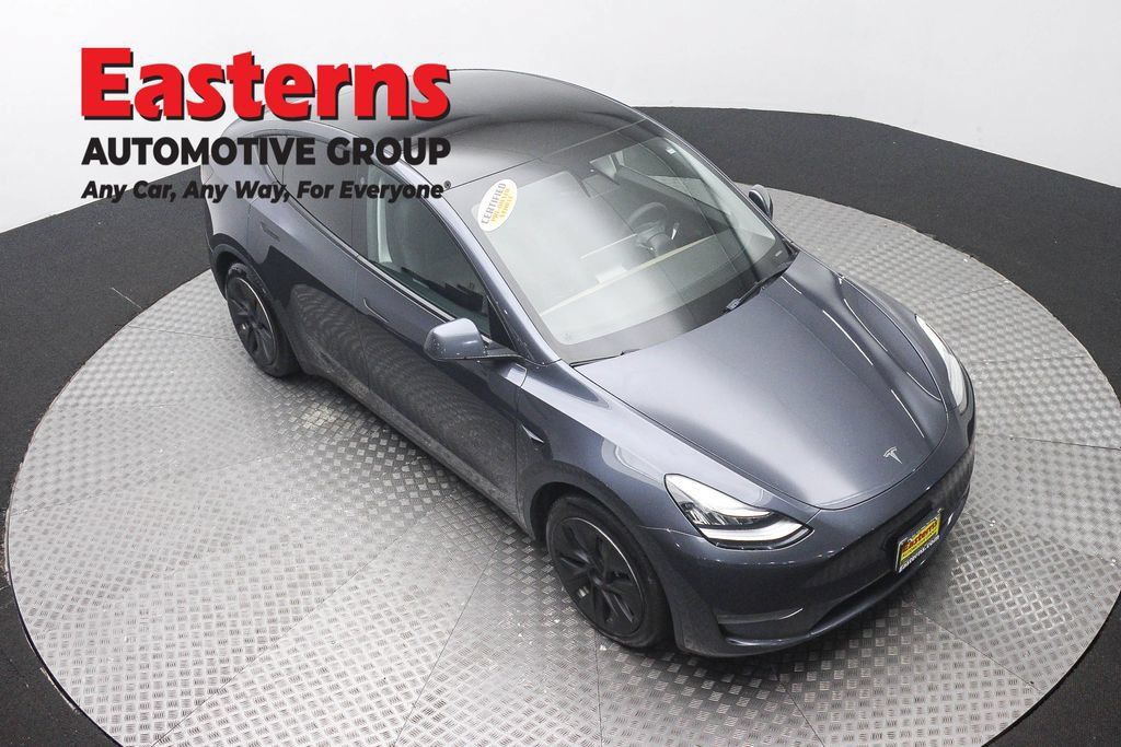 Used 2022 Tesla Model Y Long Range AWD/4WD image 5
