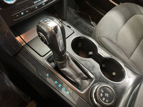 Used 2018 Ford Explorer XLT image 31