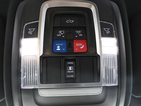 Used 2022 RAM 2500 Laramie AWD/4WD image 36