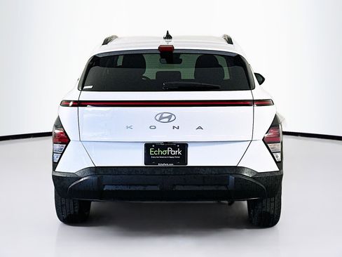 Used 2025 Hyundai Kona SEL FWD image 7
