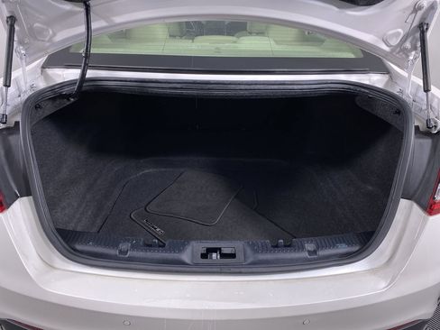 Used 2018 Ford Taurus Limited w/ Driver Assist Package image 14