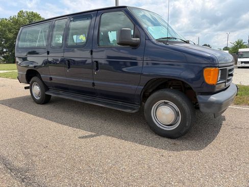 Used 2006 Ford E-350 and Econoline 350 XL RWD image 1