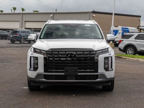 Used 2024 Hyundai Palisade Limited FWD image 2