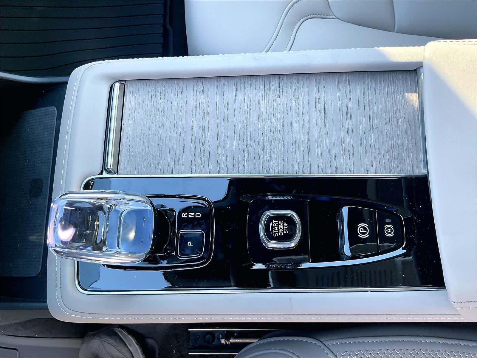 New 2027 Volvo XC90 B6 Plus AWD/4WD image 10