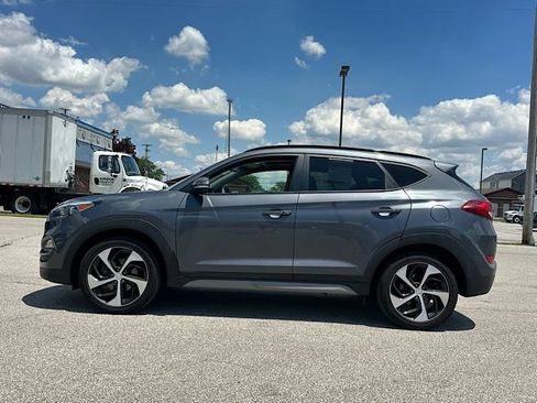 Used 2018 Hyundai Tucson Value FWD image 2
