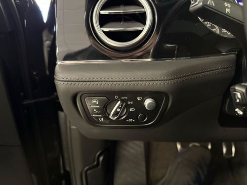 Used 2018 Bentley Bentayga Activity AWD/4WD image 34