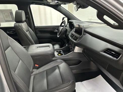 Used 2024 Chevrolet Suburban Z71 w/ Luxury Package image 19