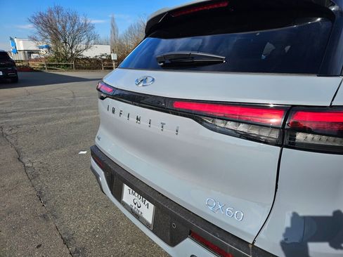 New 2025 INFINITI QX60 Sensory image 18